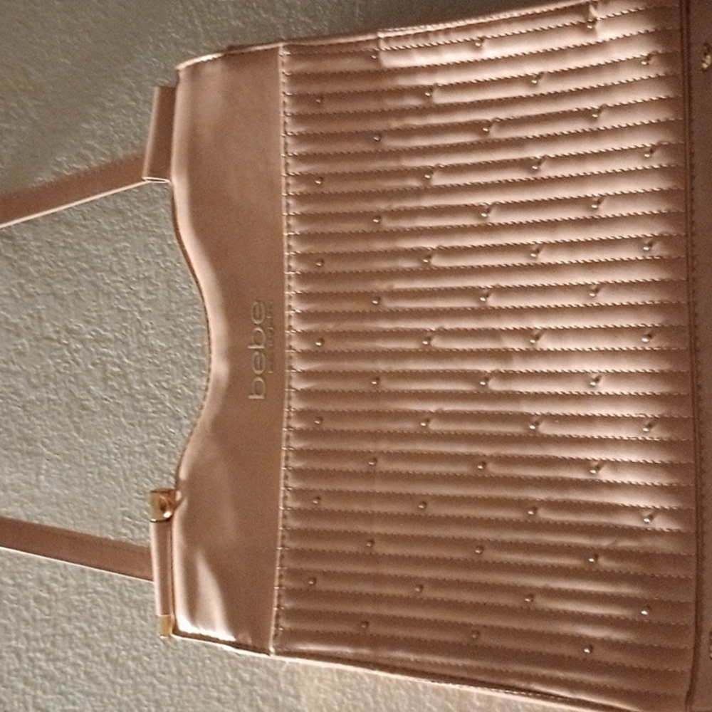 A beautiful bebe bag in good conditions I would say